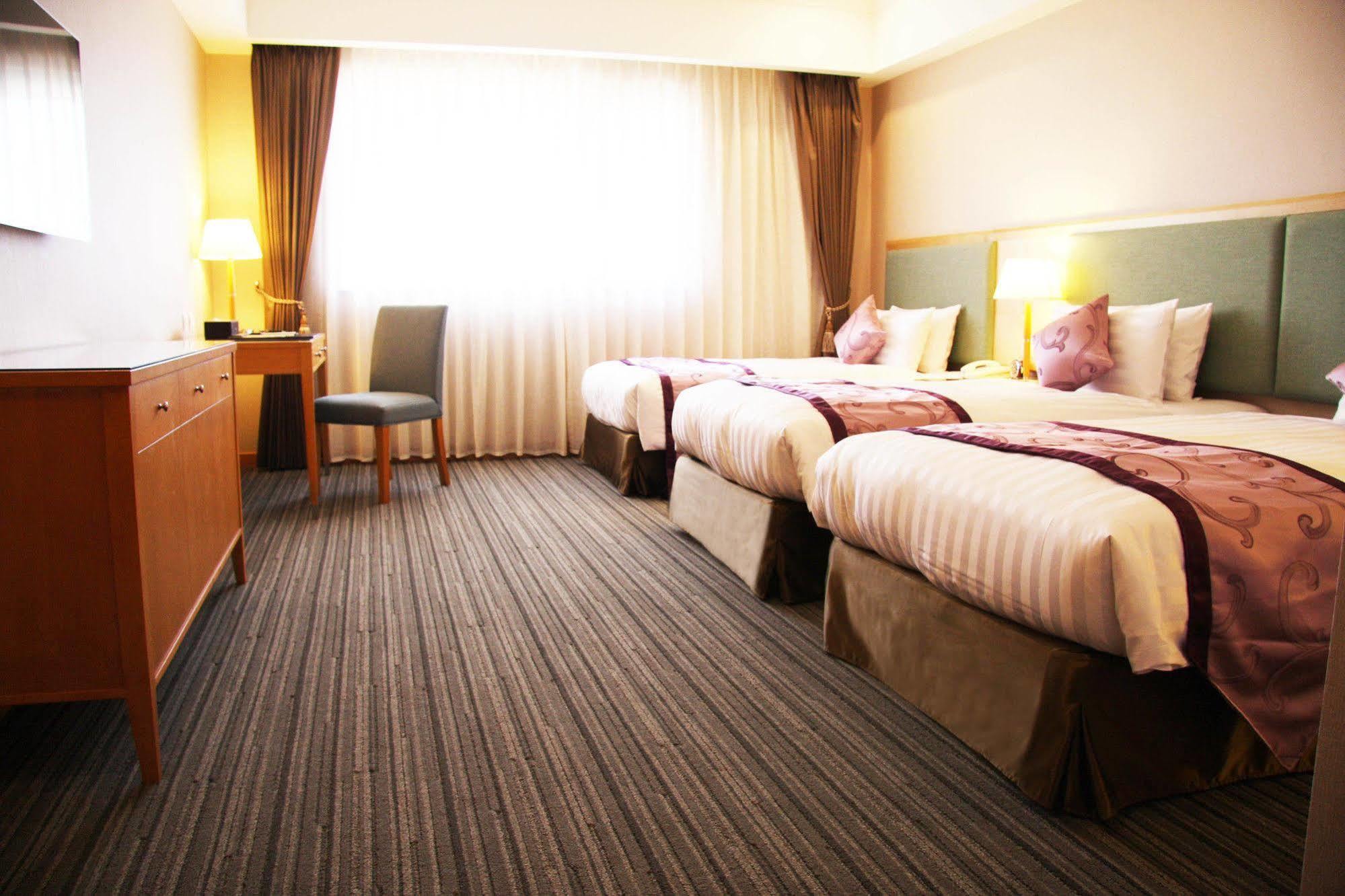 Fushin Hotel - Tainan Eksteriør billede